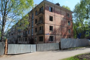 Продолжается реконструкция, дом 335 серии