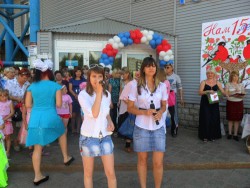 Юрга. &laquo;Снегири&raquo;. 15-летие магазину