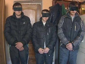 ЮГС: Полицейские задержали напавших на женщину подростков