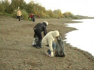 Юрга, ЮГС: Акция «Чистый берег — чистая река» продолжается