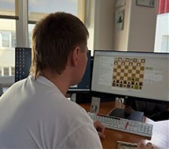 Юргинец победил в онлайн-турнире по шахматам