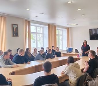 Несовершеннолетним студентам о безопасности на дороге