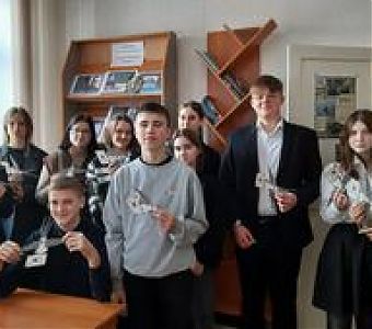 Уважительно относиться к историческому прошлому нашей Родины