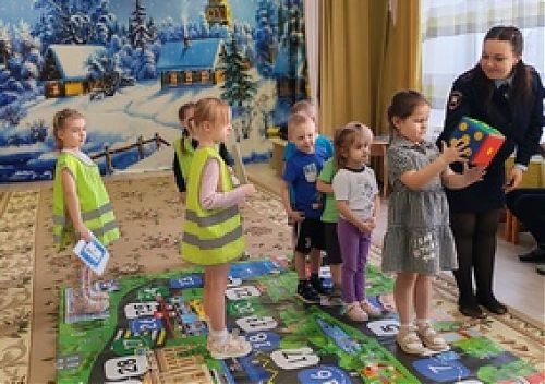 Учим ПДД играя!