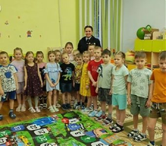 Учим малышей безопасности на дороге