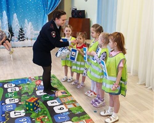 Учим с детьми правила дорожного движения